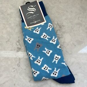 Men’s tooth socks. Size 10-13.